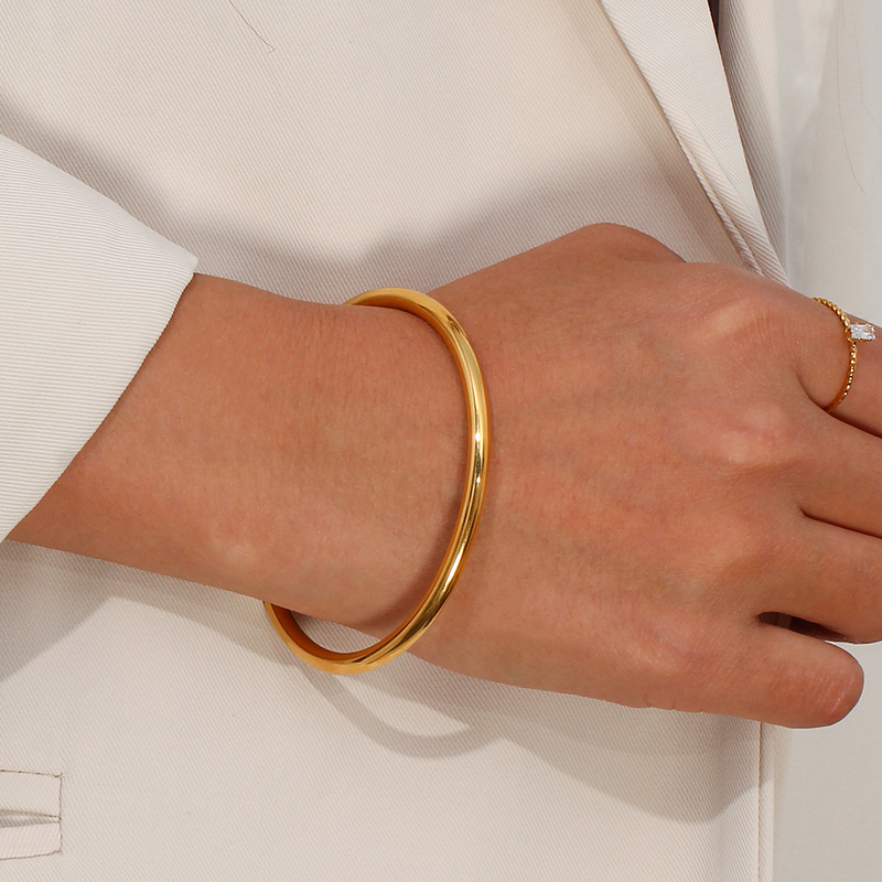 Ariadne Gold Bangle