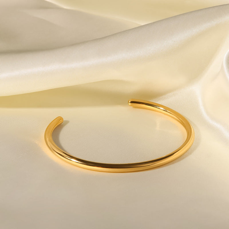 Ariadne Gold Bangle